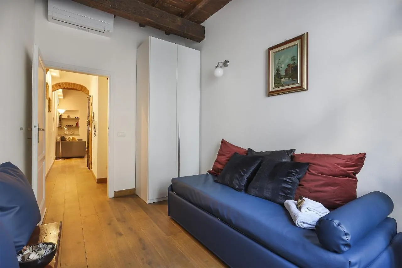Oltrarno Modern Apartment In Florence