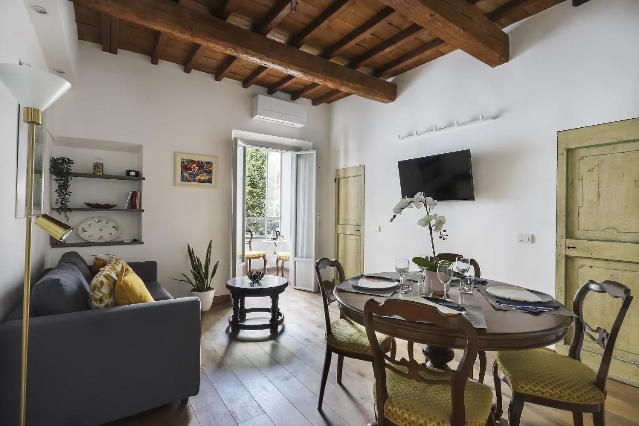 Oltrarno Modern Apartment In Florence